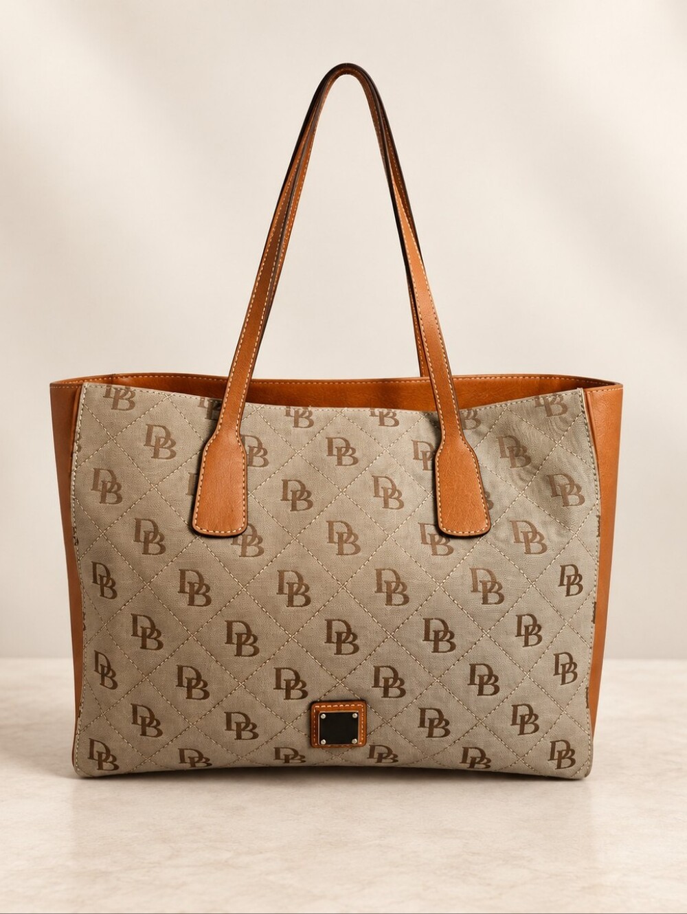 Dooney & Bourke Maxi Quilt Ashton Tote EUC